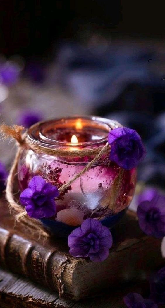 bougie Bougie fleurs violettes